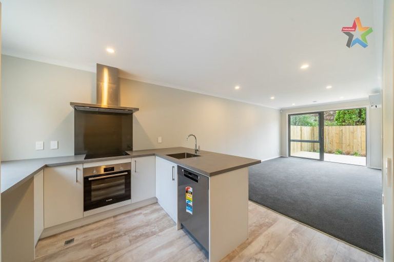 Photo of property in 2/10 Marion Street, Silverstream, Upper Hutt, 5019