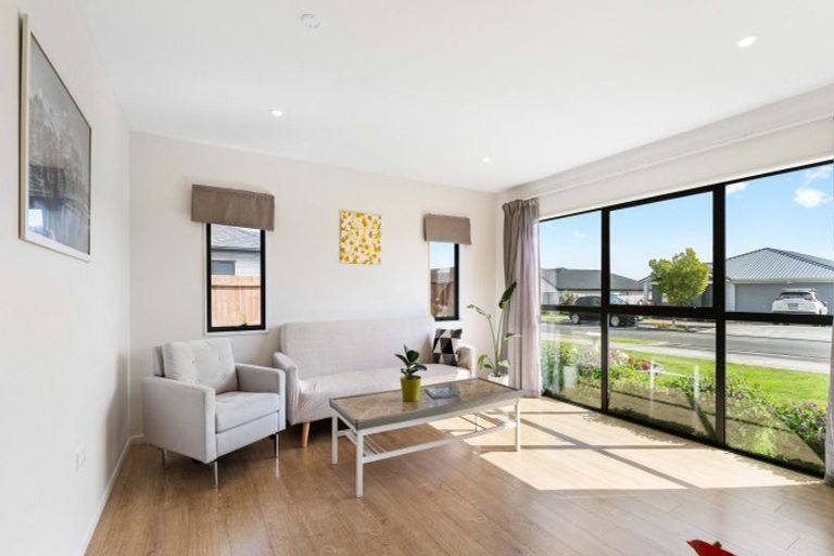 Photo of property in 24 Opouatu Avenue, Glenbrook, Waiuku, 2681