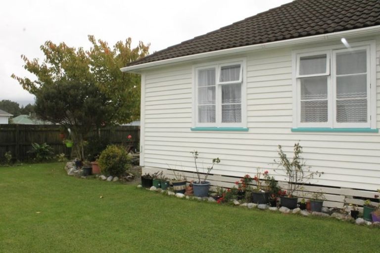 Photo of property in 66 Rintoul Street, Westport, 7825