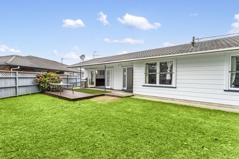 Photo of property in 7 Barberry Lane, Te Atatu Peninsula, Auckland, 0610