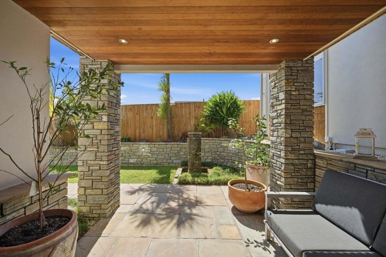 Photo of property in 31 Beechwood Road, Rothesay Bay, Auckland, 0630