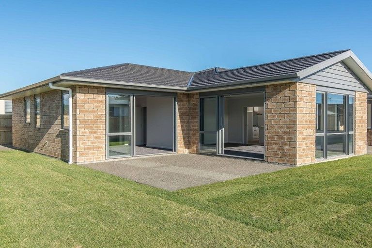 Photo of property in 12 Christow Court, Paraparaumu, 5032
