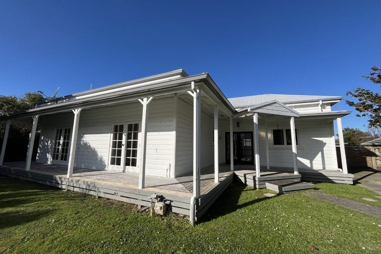 Photo of property in 31 Dunk Place, Milson, Palmerston North, 4414
