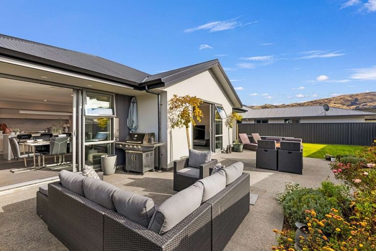 Photo of property in 14 Stowell Drive, Cromwell, 9310