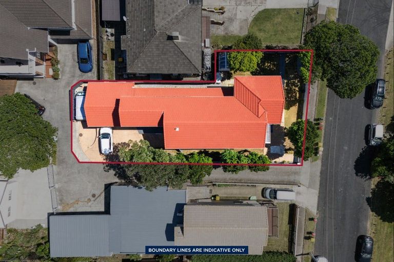 Photo of property in 7a Waterfront Road, Mangere Bridge, Auckland, 2022