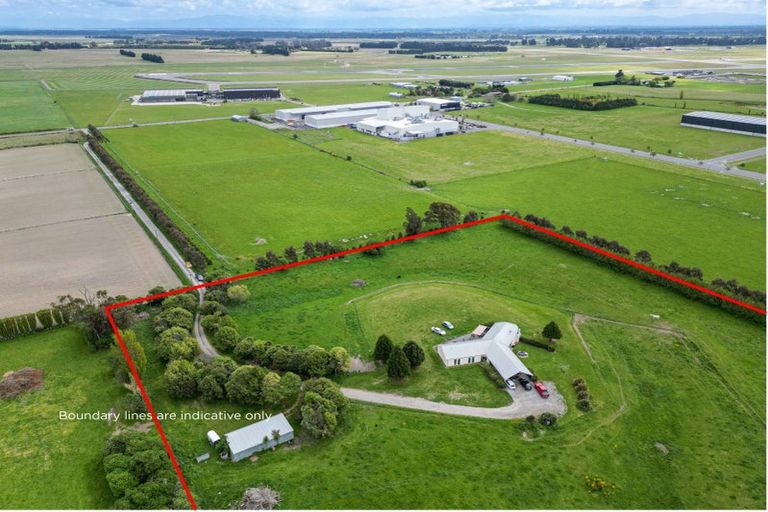 Photo of property in 70 Grays Road, Yaldhurst, Christchurch, 8042