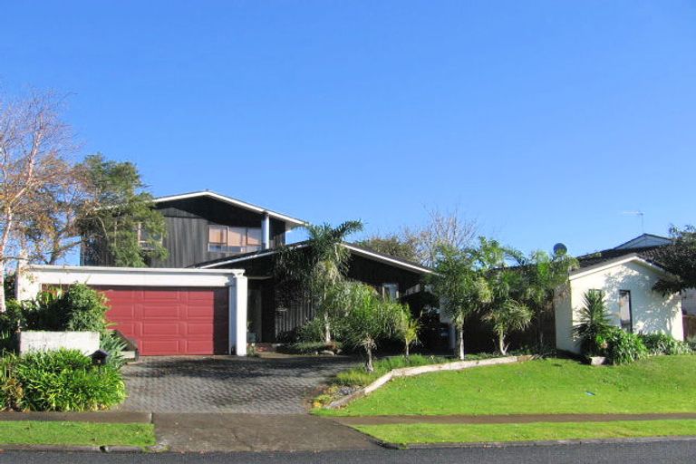 Photo of property in 3 Fielding Crescent, Farm Cove, Auckland, 2012