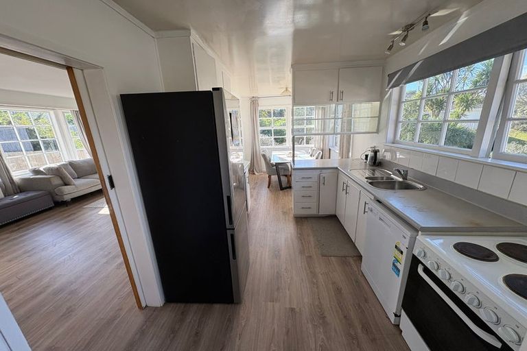 Photo of property in 4 Anich Road, Massey, Auckland, 0614