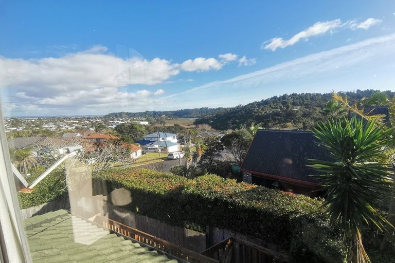 Photo of property in 95 Seaview Road, Glenfield, Auckland, 0629