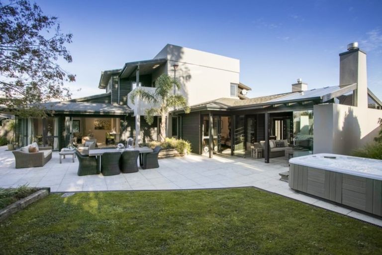 Photo of property in 11 Riverstone Grove, Hokowhitu, Palmerston North, 4410