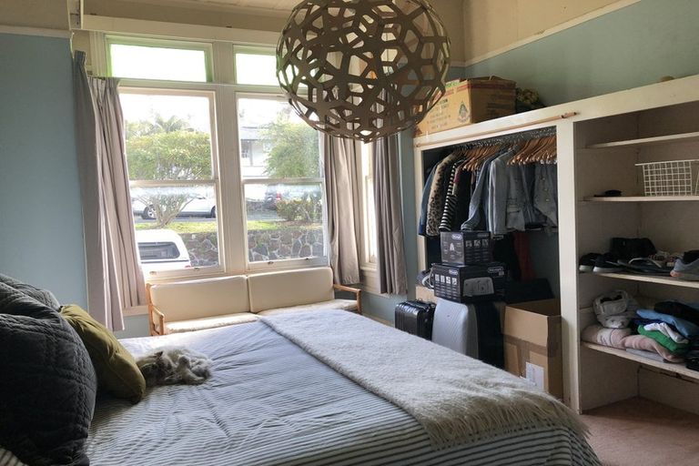 Photo of property in 18 Shoal Bay Road, Devonport, Auckland, 0624