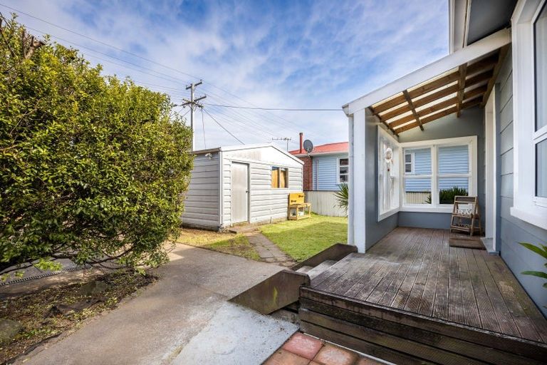 Photo of property in 52 Blake Street, Waitara, 4320
