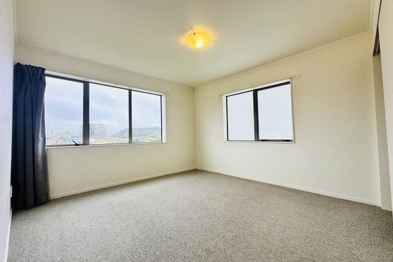 Photo of property in The Haven, 26/120 Beach Haven Road, Beach Haven, Auckland, 0626