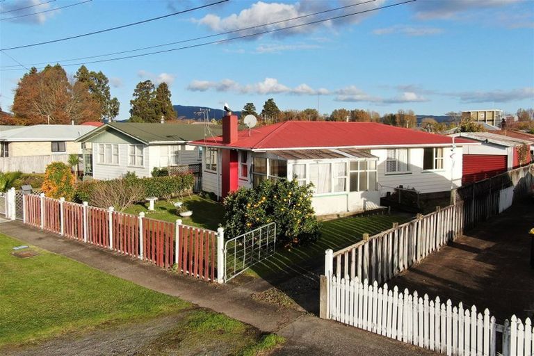 Photo of property in 6 Dearle Street, Paeroa, 3600