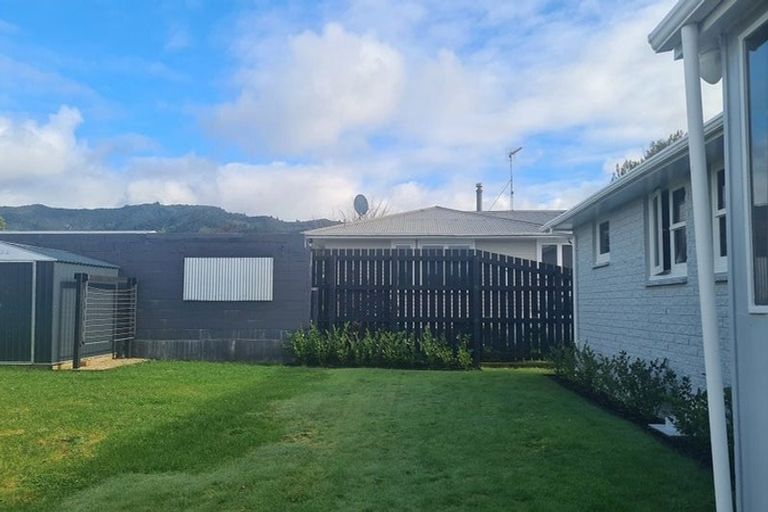 Photo of property in 64 Brandon Street, Featherston, 5710