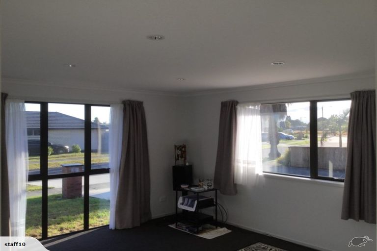 Photo of property in 12 O'farrell Drive, One Tree Point, 0118