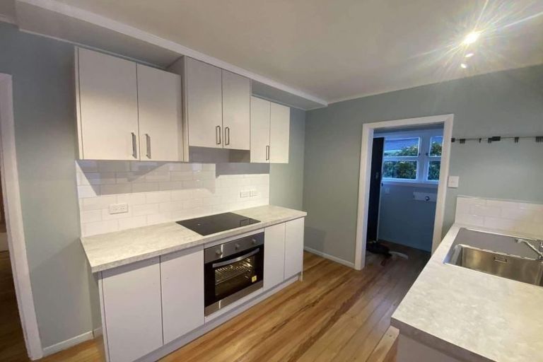 Photo of property in 1 Huia Place, Levin, 5510