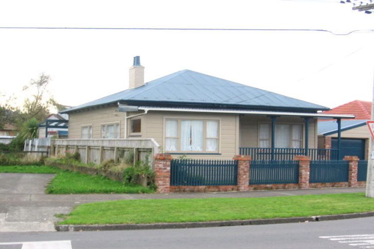 Photo of property in 9 Naenae Road, Naenae, Lower Hutt, 5011