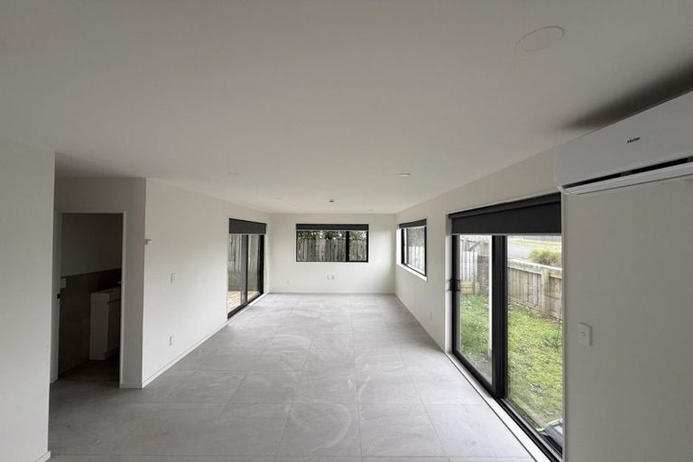 Photo of property in 44a Friesian Drive, Mangere, Auckland, 2022