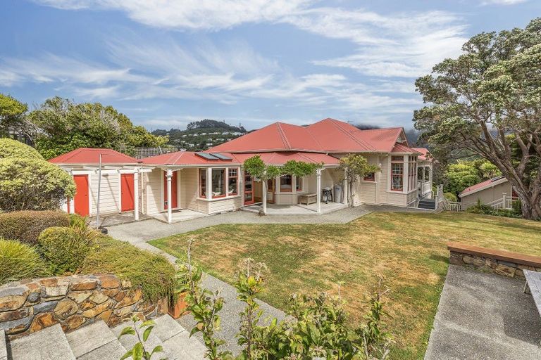 Photo of property in 11 Trelissick Crescent, Ngaio, Wellington, 6035