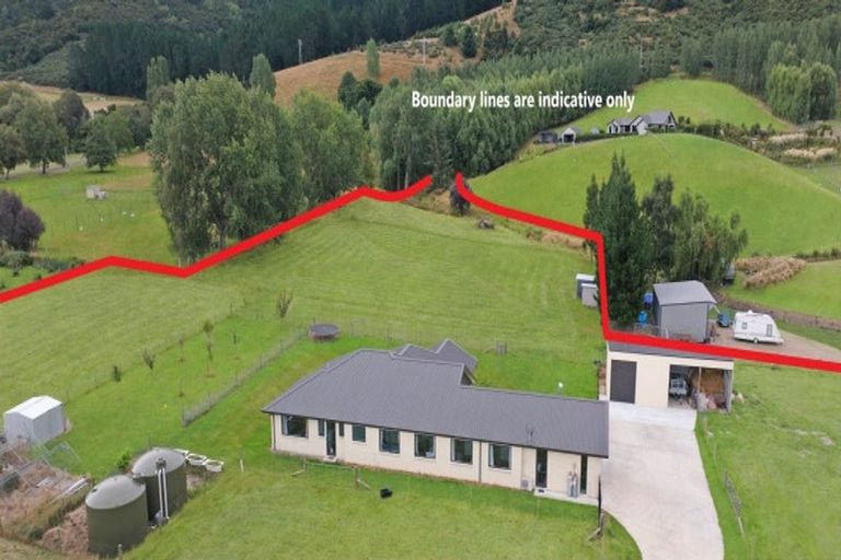 Photo of property in 30 Tara Hills Drive, North Taieri, Mosgiel, 9092