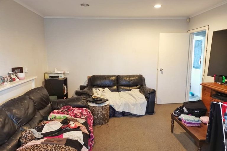 Photo of property in 14 Blease Street, New Lynn, Auckland, 0600