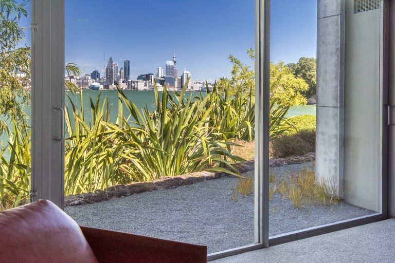 Photo of property in 9 Stanley Point Road, Stanley Point, Auckland, 0624