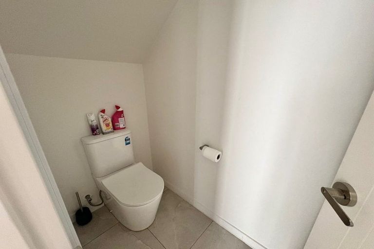 Photo of property in 32 Parahau Road, Papakura, 2110