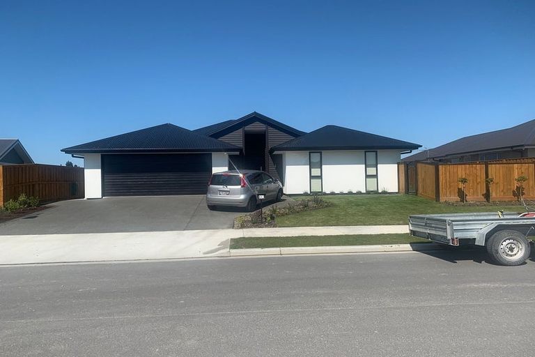 Photo of property in 64 Watkins Drive, Rangiora, 7400