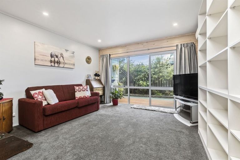 Photo of property in 145 Karewa Parade, Papamoa Beach, Papamoa, 3118