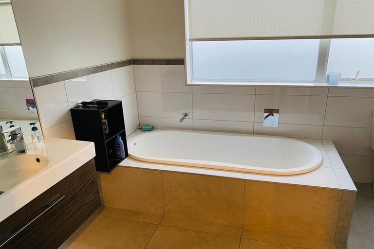 Photo of property in 5 Mccathie Drive, Flat Bush, Auckland, 2019