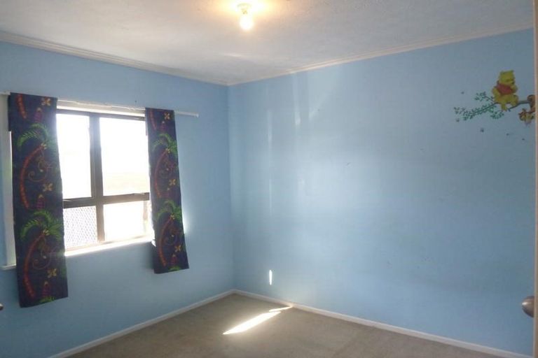 Photo of property in 8 Helleur Road, Massey, Auckland, 0614