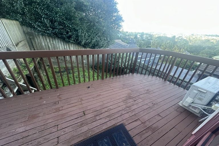 Photo of property in 2/43 Noeleen Street, Glenfield, Auckland, 0629