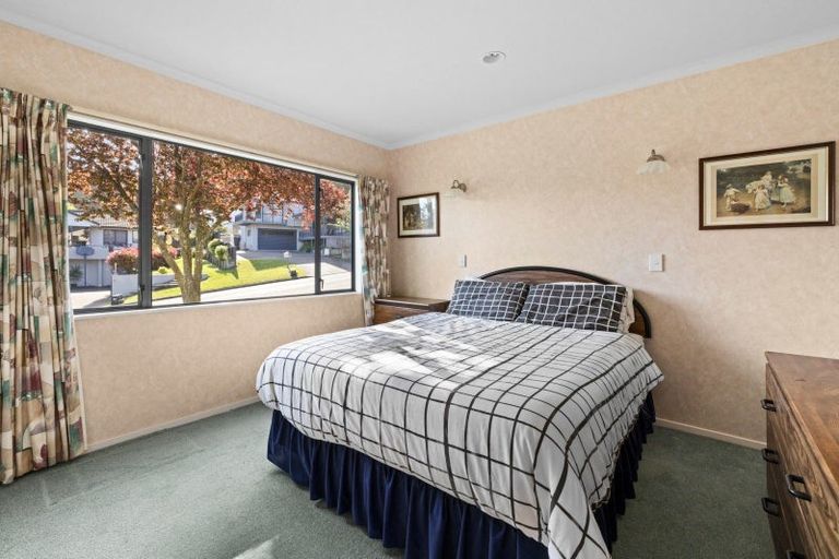 Photo of property in 11a Cumberland Rise, Taradale, Napier, 4112