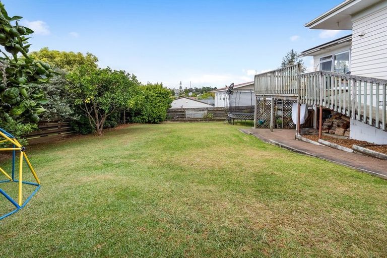 Photo of property in 31 Meilland Place, Glen Eden, Auckland, 0602
