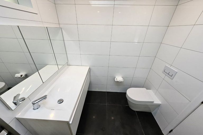 Photo of property in 28 Bloomfield Terrace, Hutt Central, Lower Hutt, 5010