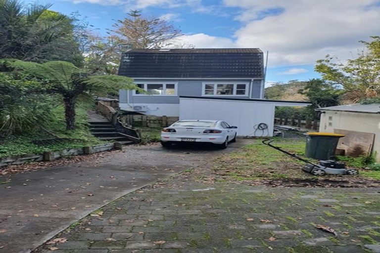 Photo of property in 15 Maori Hut Road, Red Beach, 0932