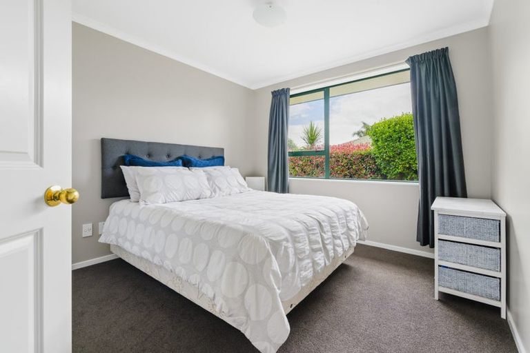 Photo of property in 19 Waiwherowhero Drive, St Andrews, Hamilton, 3200