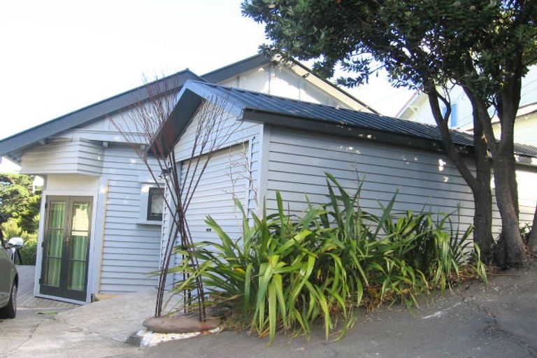 Photo of property in 17 Tavistock Road, Melrose, Wellington, 6023