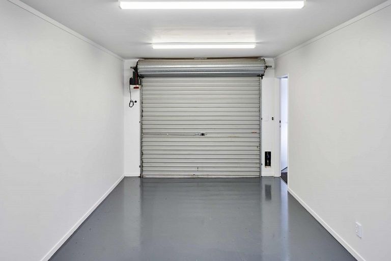 Photo of property in 5a Grays Road, Plimmerton, Porirua, 5026