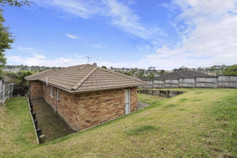 Photo of property in 4 Guinness Place, Massey, Auckland, 0614