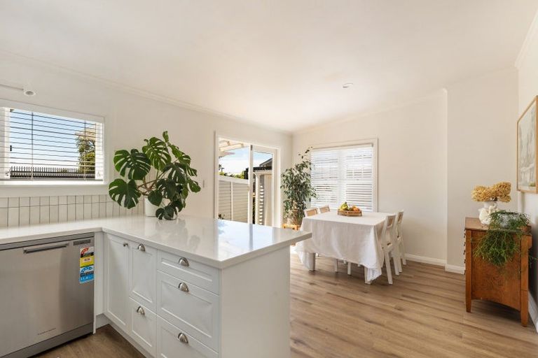 Photo of property in 131 Lemon Street, New Plymouth, 4312