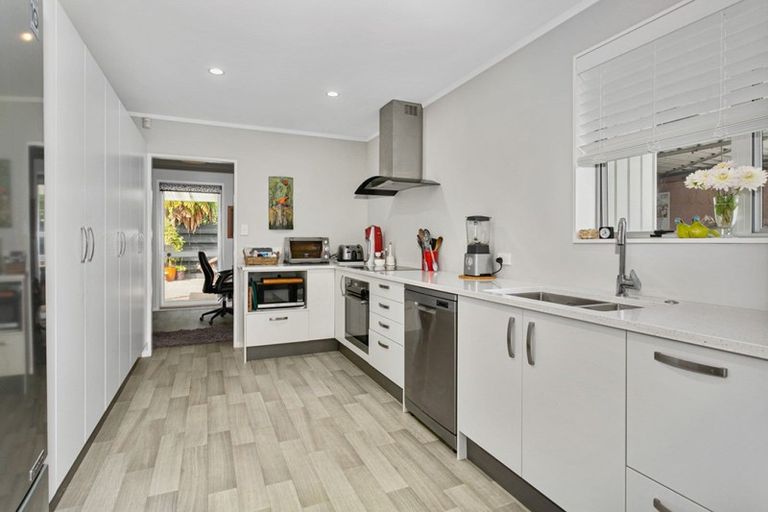 Photo of property in 9 Woodstock Crescent, Leamington, Cambridge, 3432