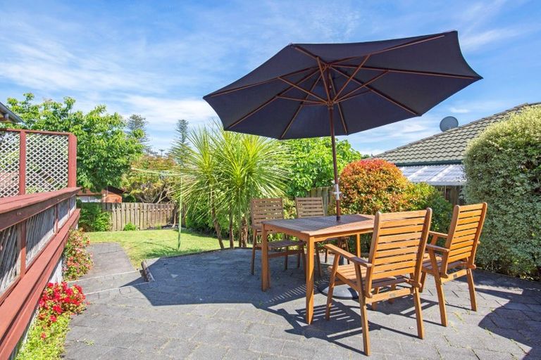 Photo of property in 13 Fieldstone Court, Northpark, Auckland, 2013