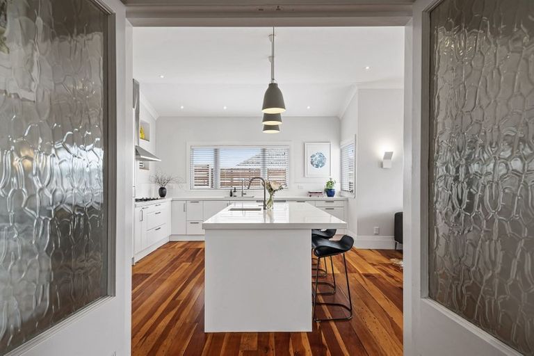 Photo of property in 1/20 Corrella Road, Belmont, Auckland, 0622