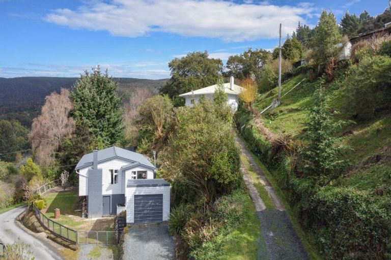 Photo of property in 11 Morepork Lane, Waipori Falls, Outram, 9073