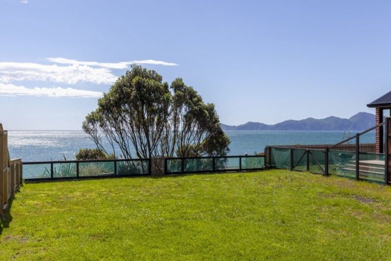 Photo of property in 39 Aperahama Street, Paekakariki, 5034