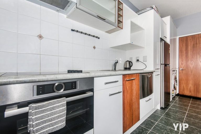 Photo of property in Atrium Apartments, 2d/154 The Terrace, Wellington Central, Wellington, 6011