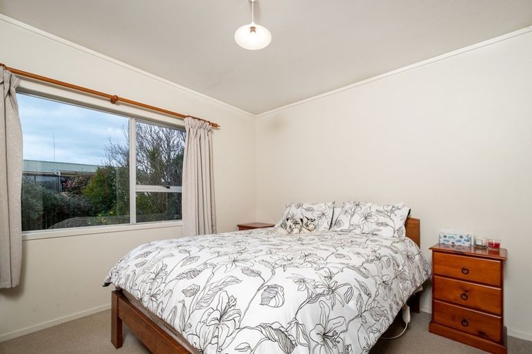 Photo of property in 64 View Road, Henderson, Auckland, 0612