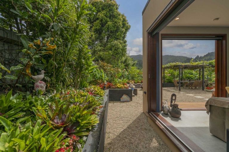 Photo of property in 19 Victoria Street, Coromandel, 3506